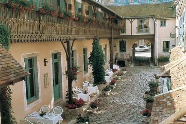 Hostellerie de la Poste Chateaux & Hotels Collection (Avallon)